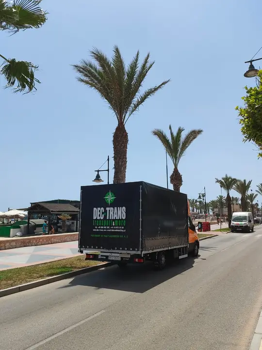 Bus na promenadzie – Hiszpania