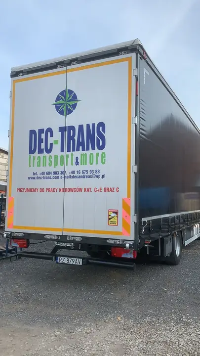 Naczepa DEC-TRANS – zestaw do dużych ładunków